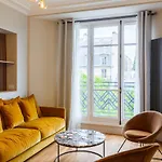 Apartment The Eiffel Tower Cosy Nest Paris