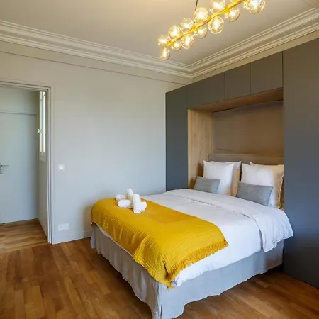 The Eiffel Tower Cosy Nest