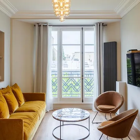 The Eiffel Tower Cosy Nest * Paris