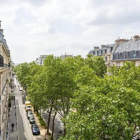 The Eiffel Tower Cosy Nest Апартаменты